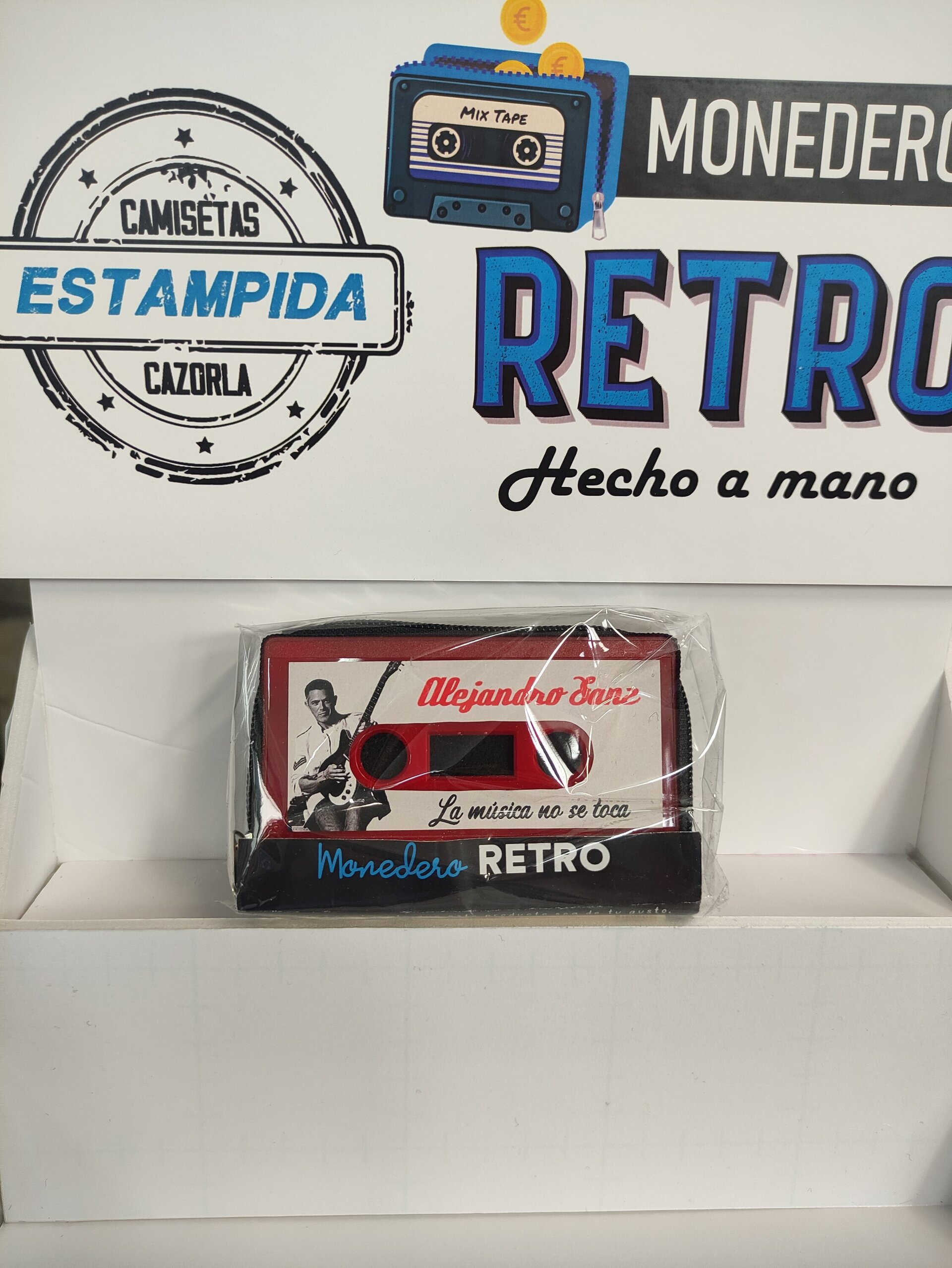 Monederos hechos con casettes - 2