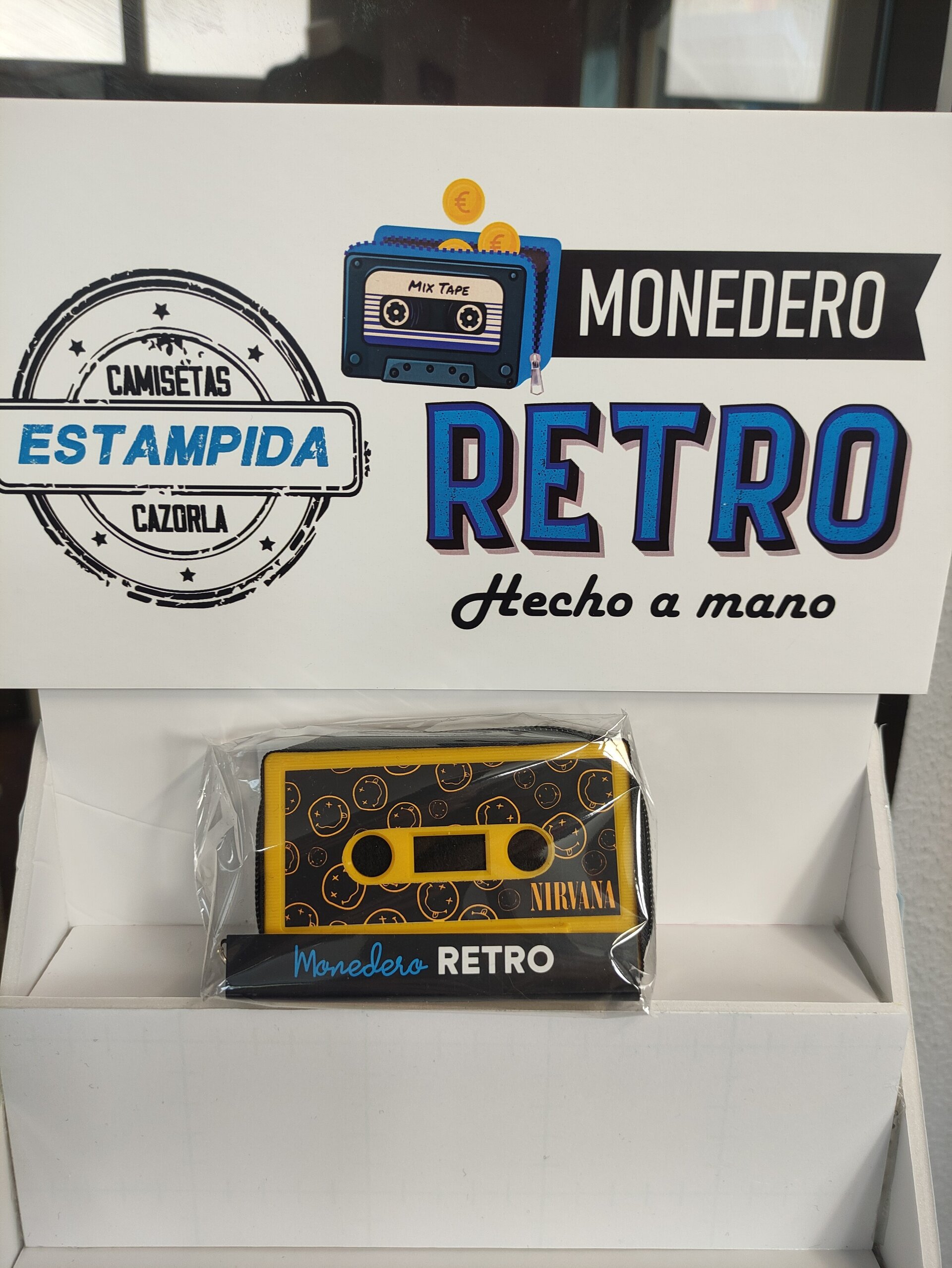 Monederos hechos con casettes - 57