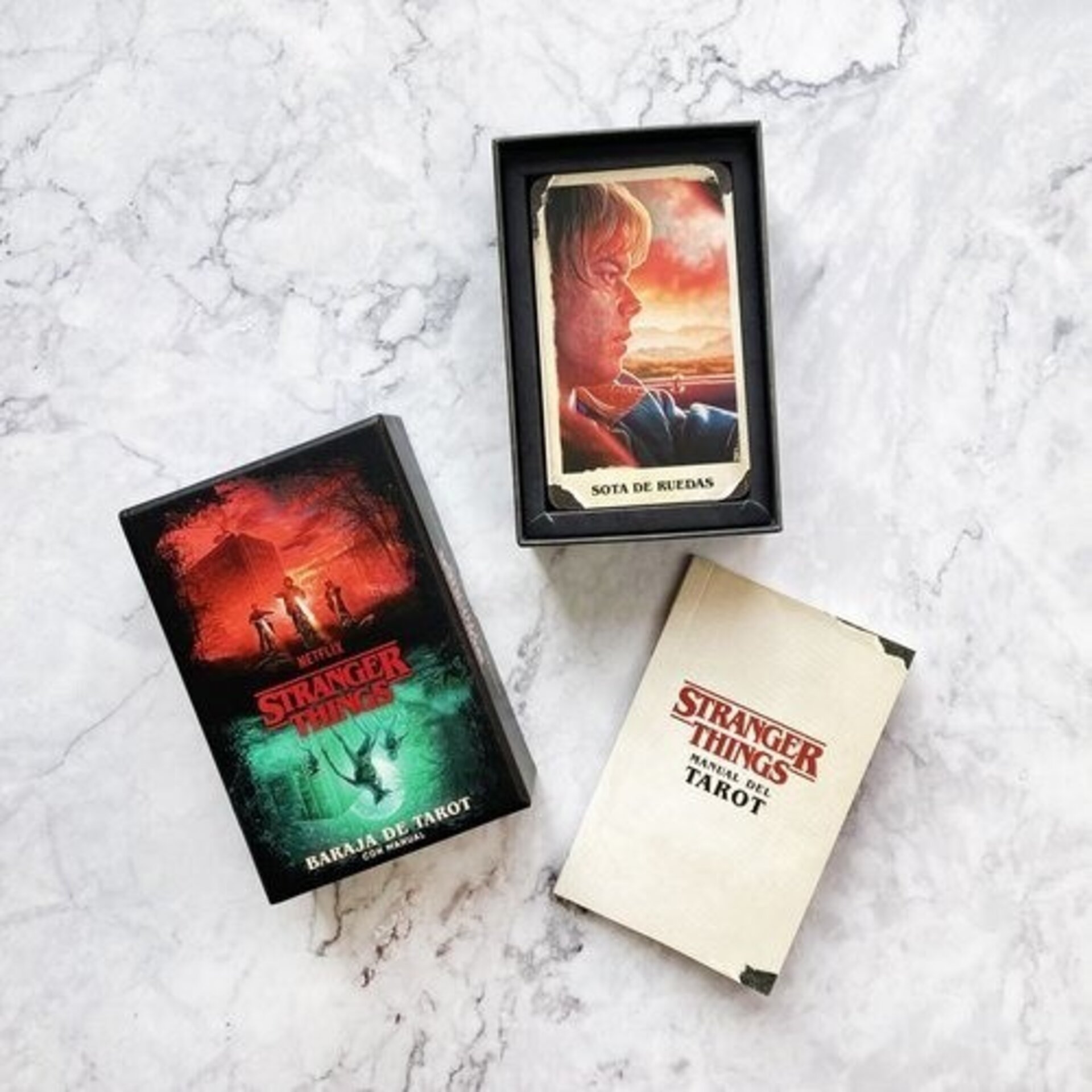 STRANGER THINGS BARAJA DE TAROT CON MANUAL - 5