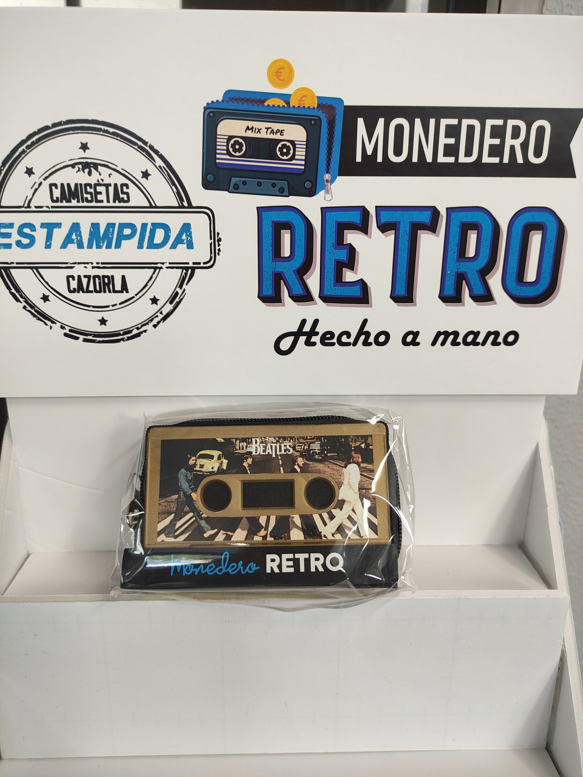Monederos hechos con casettes - 58