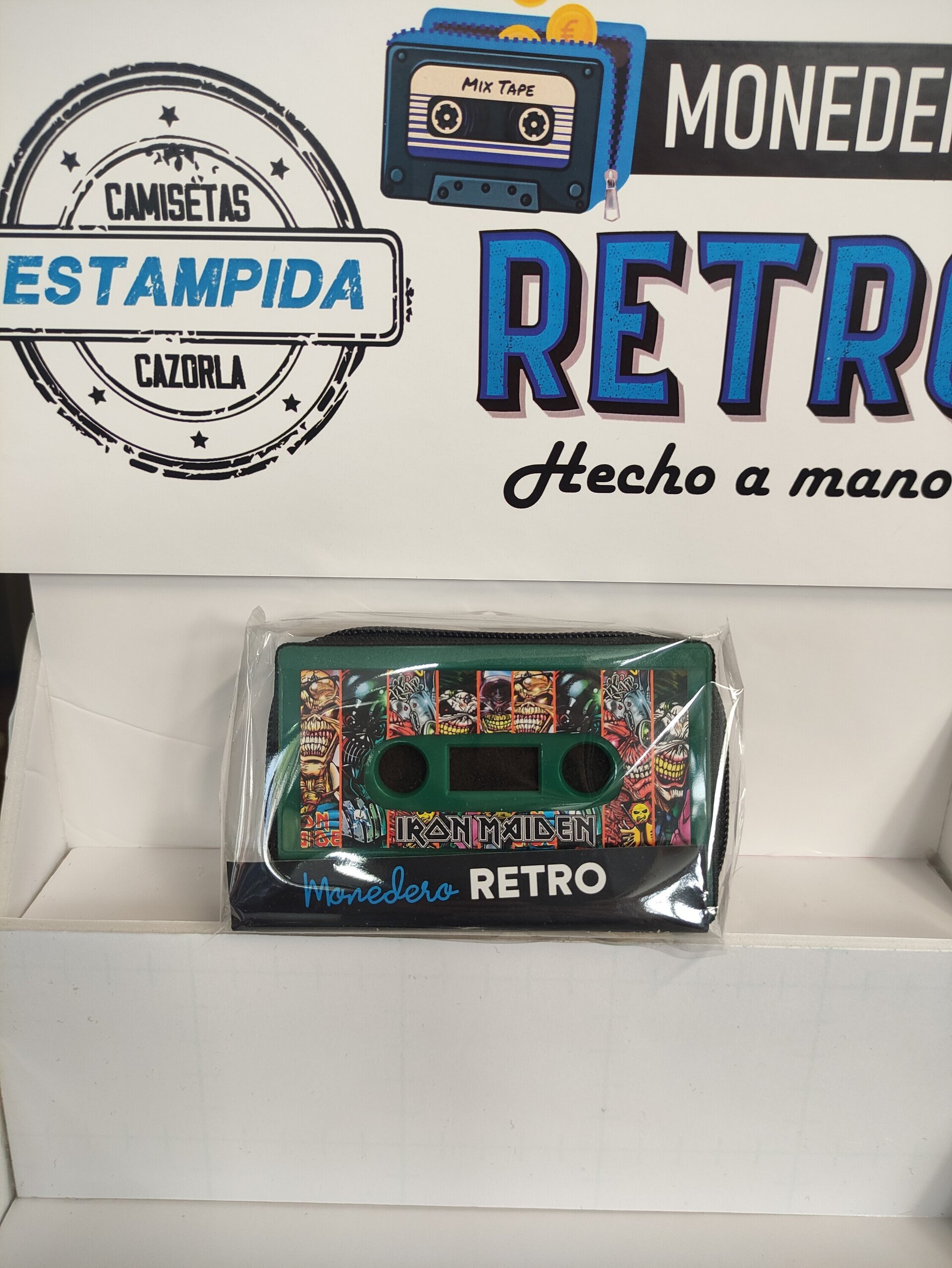 Monederos hechos con casettes - 60
