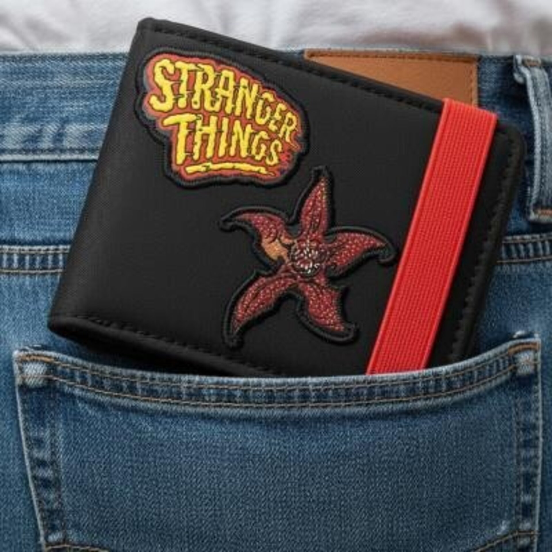 CARTERA POLIPIEL STRANGER THINGS - 6