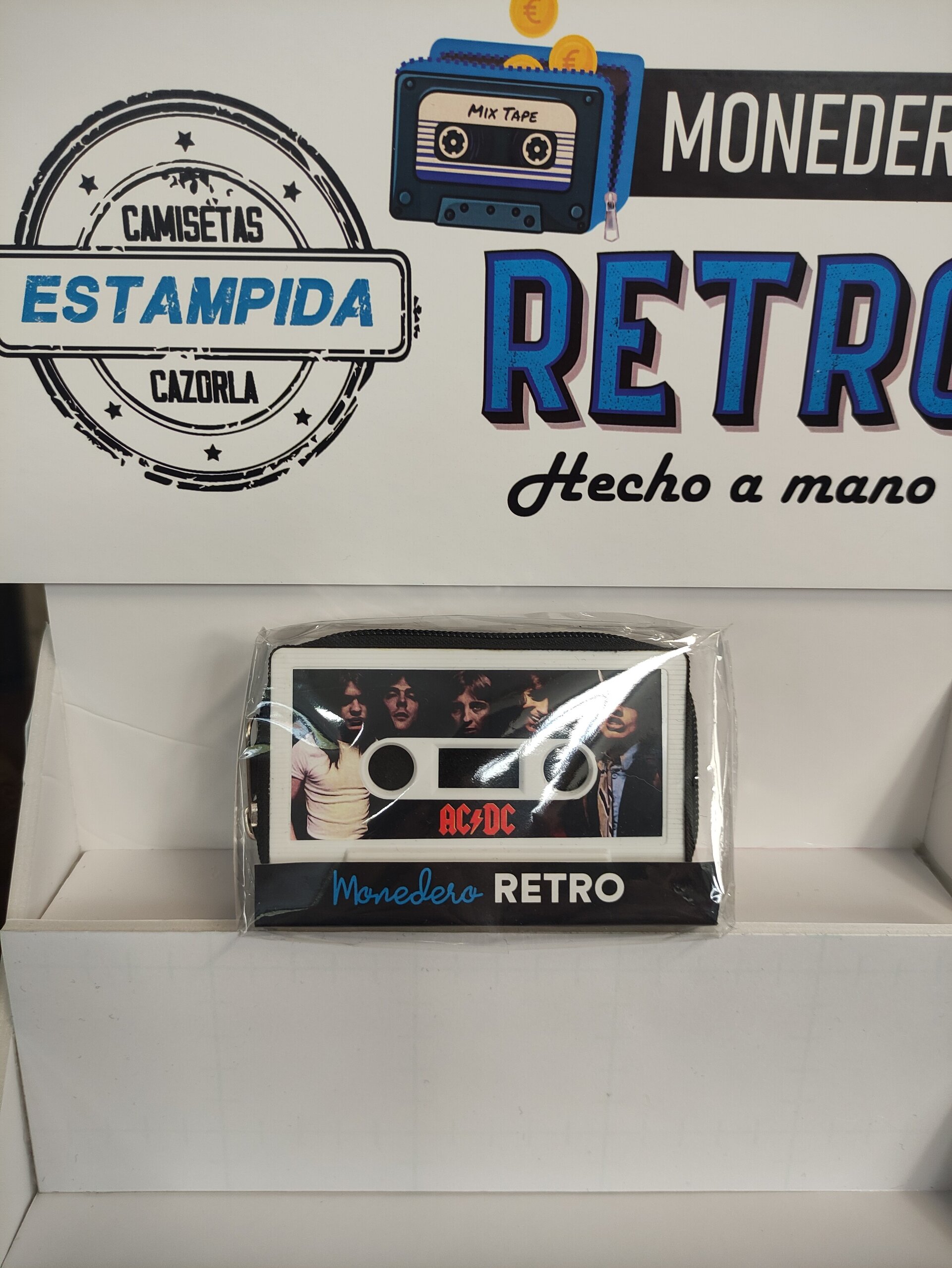 Monederos hechos con casettes - 52