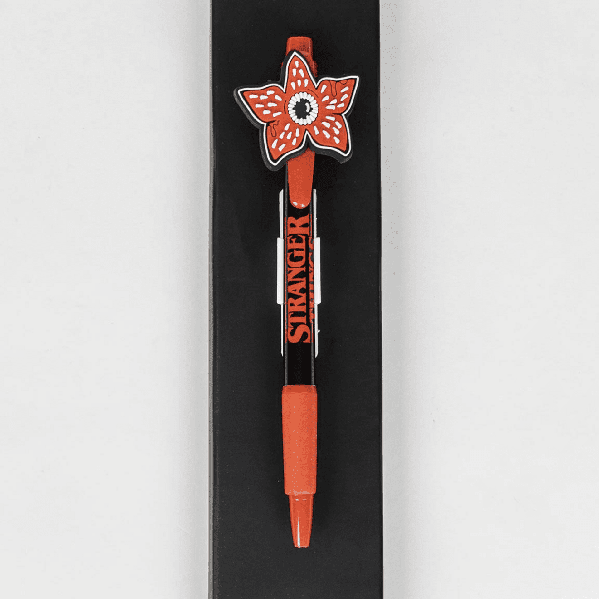 SET DE PAPELERÍA BOLÍGRAFO STRANGER THINGS - 4